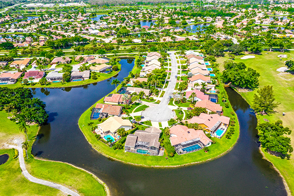 HOA lawn and landscaping